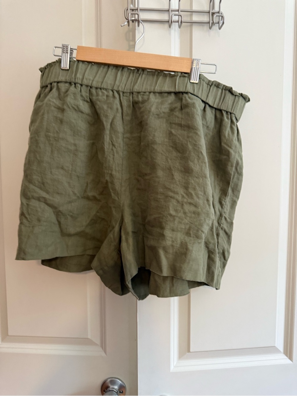 Lou & Grey Olive High-Waist Linen-Blend Shorts